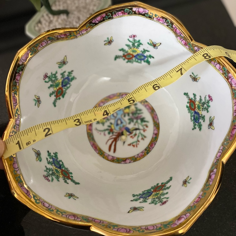 Vintage MACAU Hand-Painted Porcelain Decorative Bowl - Picture 6 of 8
